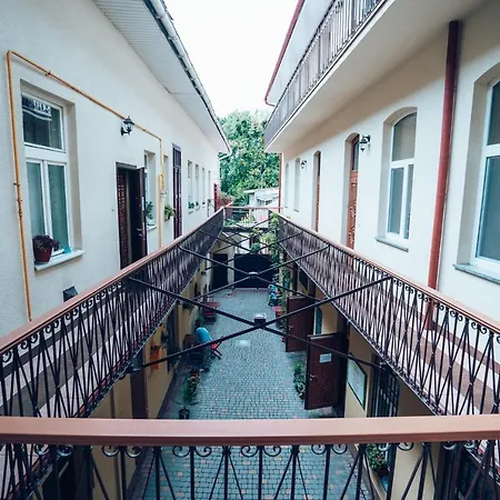 Wonderful Flat On Center