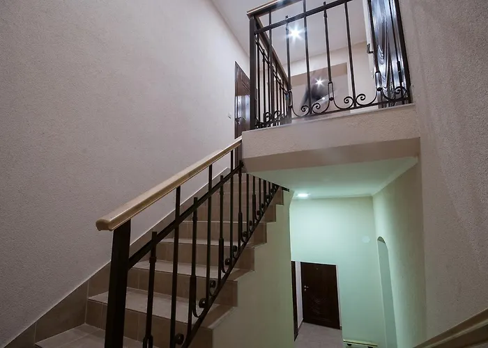 Wonderful Flat On Center